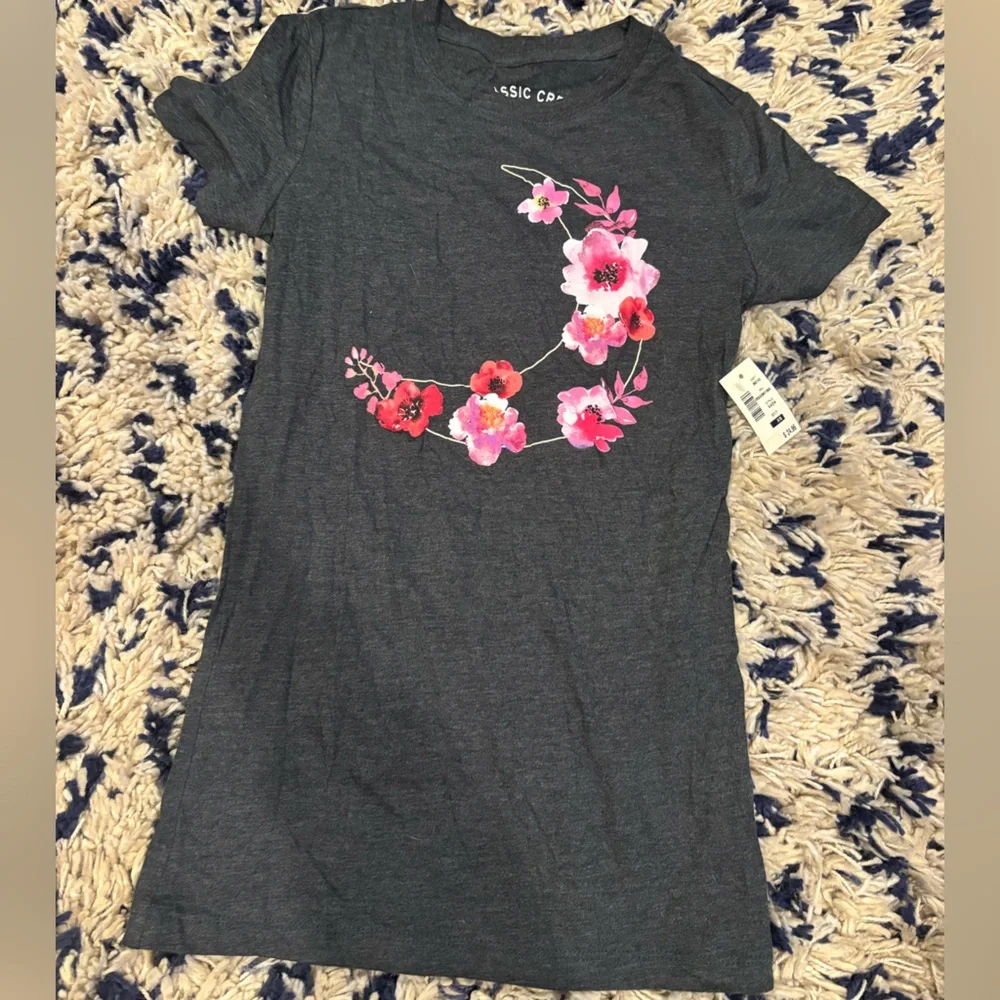 Women’s NWT ✨ Aeropostale Floral Crescent Moon Graphic Tee - Charcoal Grey - xs - Picture 4 of 6